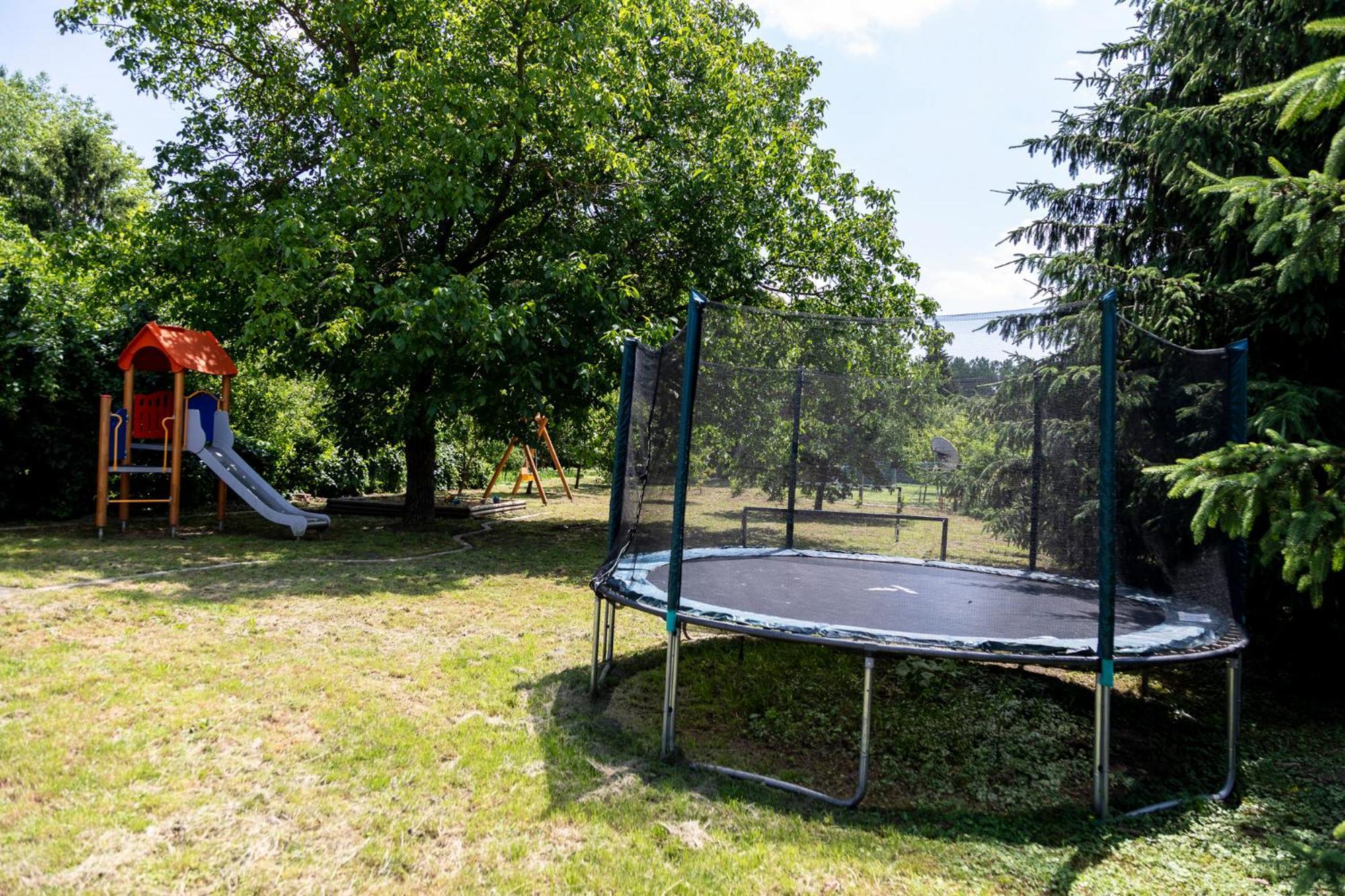 Park Apartman Sarrod エクステリア 写真