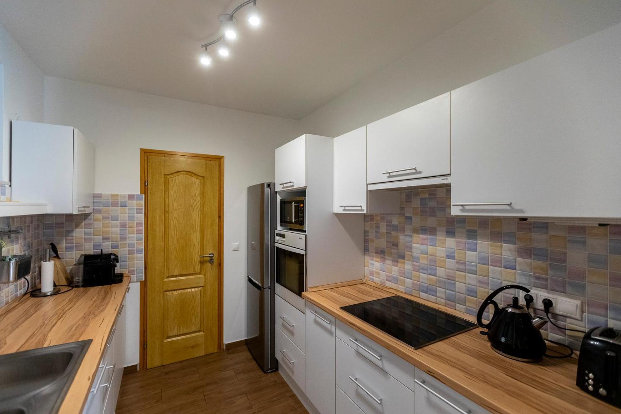 Park Apartman Sarrod エクステリア 写真