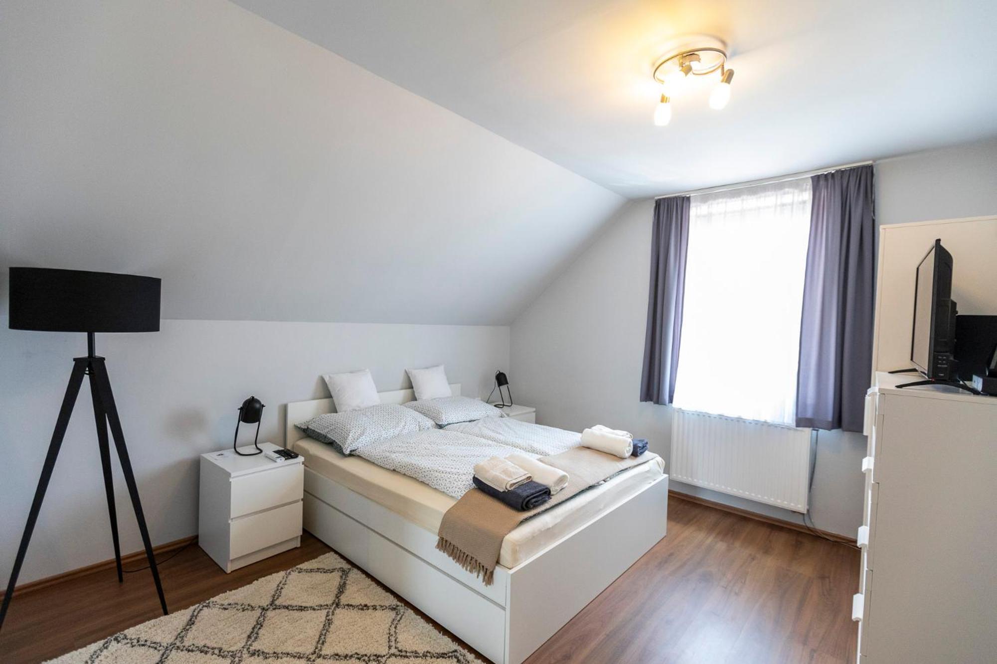 Park Apartman Sarrod エクステリア 写真
