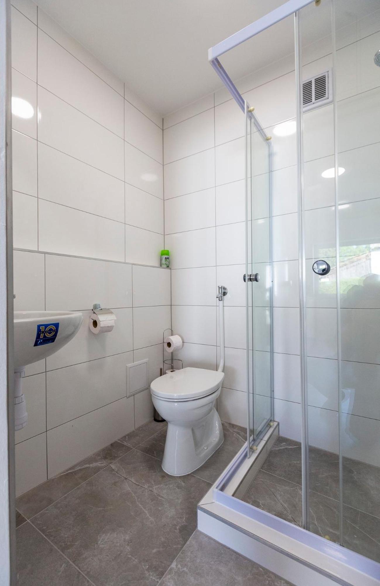 Park Apartman Sarrod エクステリア 写真