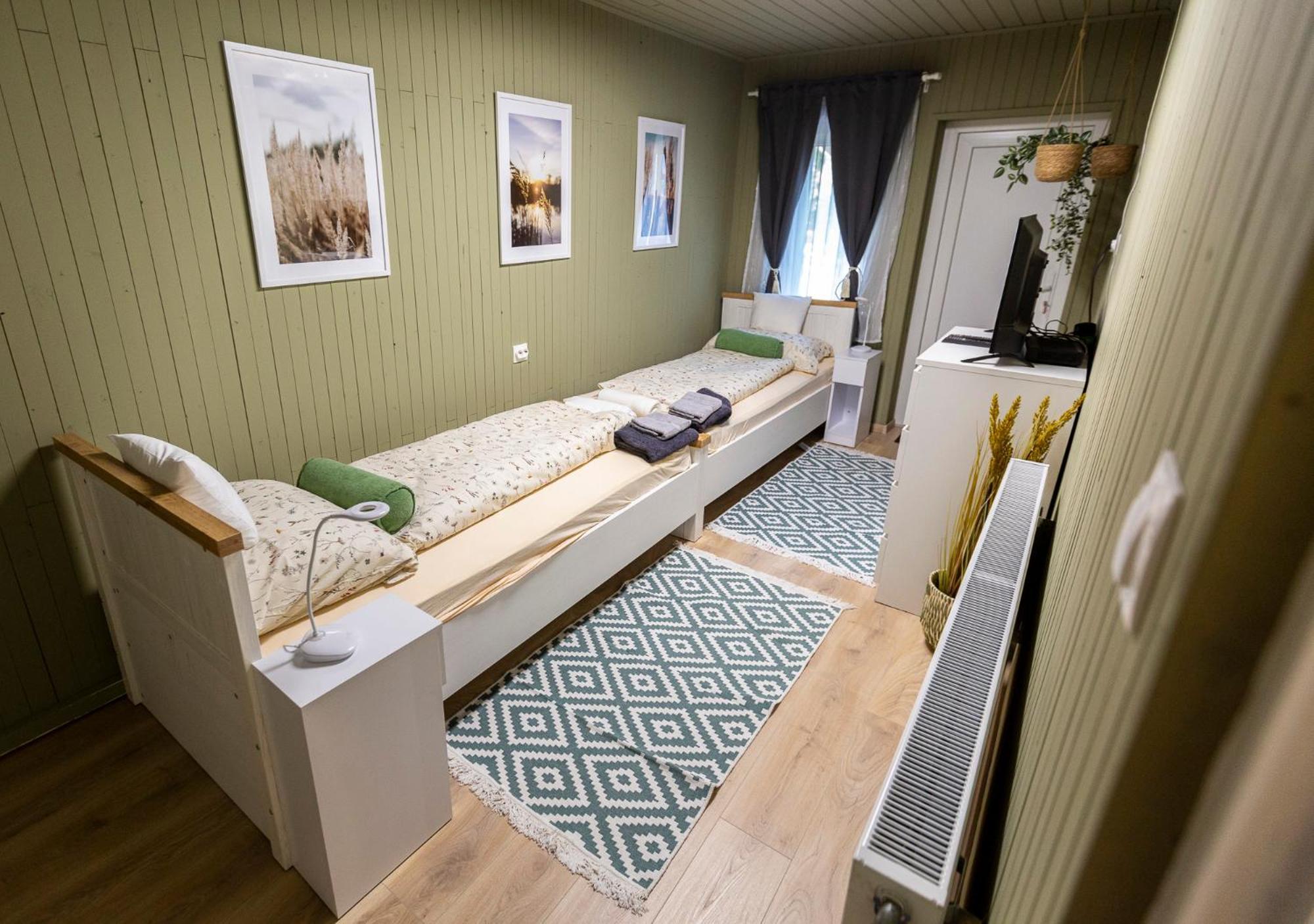 Park Apartman Sarrod エクステリア 写真