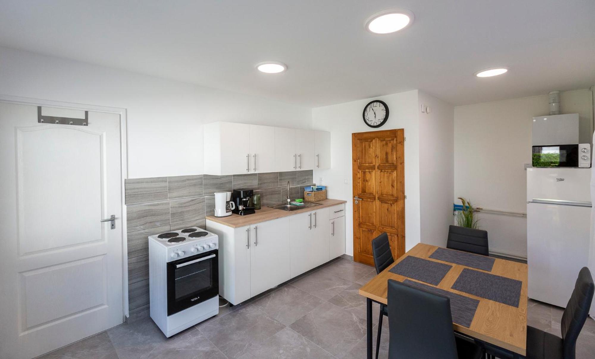 Park Apartman Sarrod エクステリア 写真